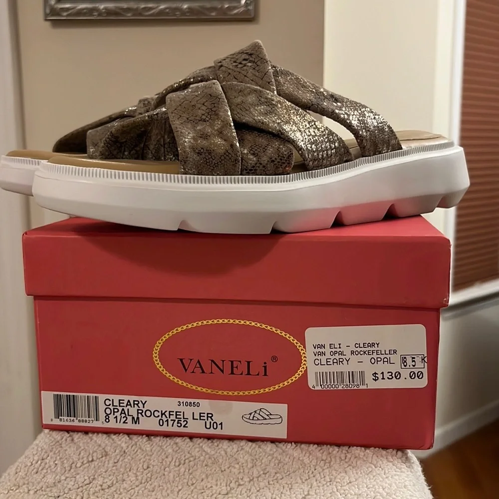 VanEli Cleary Opal Rockefeller Reptile Print Platform Sandals Size 8.5M